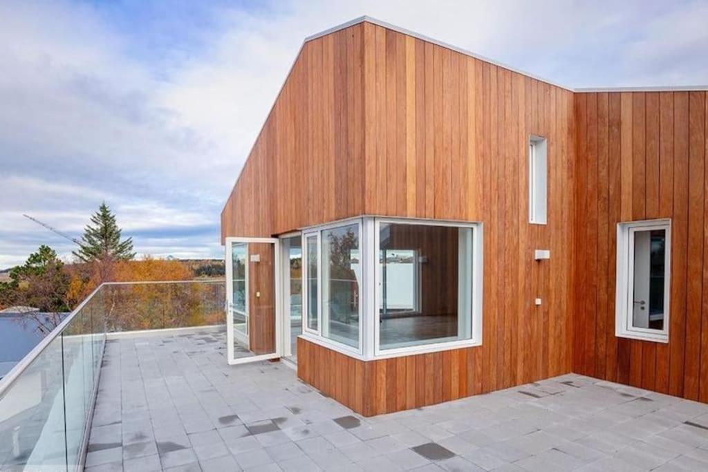 Modern Luxury Apartment - Ocean & Mountain Views Reykjavík Dış mekan fotoğraf