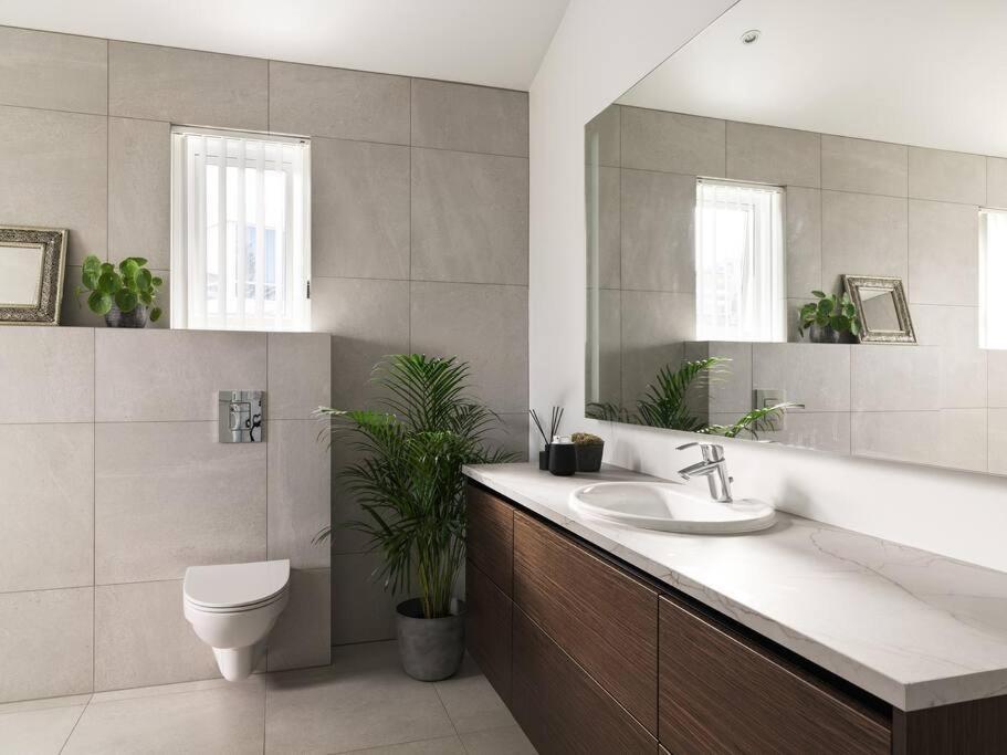 Modern Luxury Apartment - Ocean & Mountain Views Reykjavík Dış mekan fotoğraf